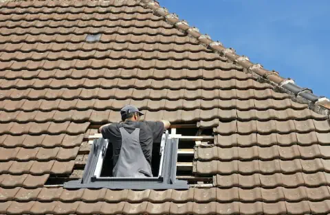 Pose de velux - Sillans-la-Cascade